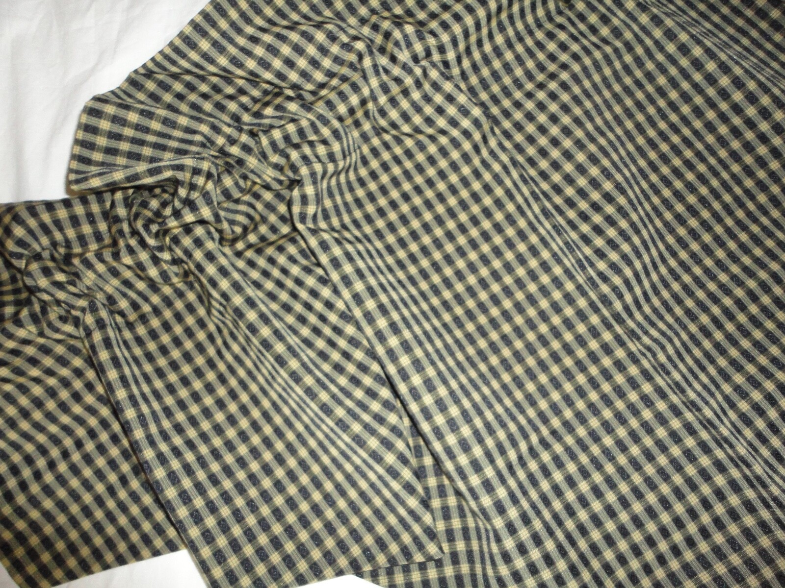 WAVERLY BLACK & TAN CHECK GINGHAM MARQUETTE (1) ASCOT VALANCE 50 X 20