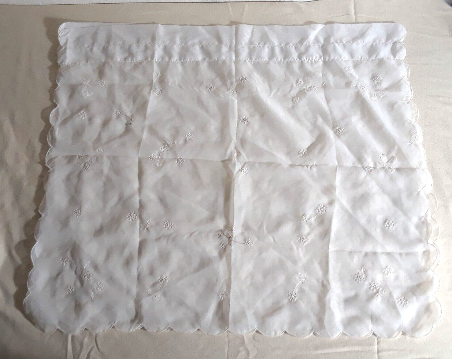 Set of 2 White Curtain Valance Embroidered Flowers Scalloped 25 x 29 in – Sheer