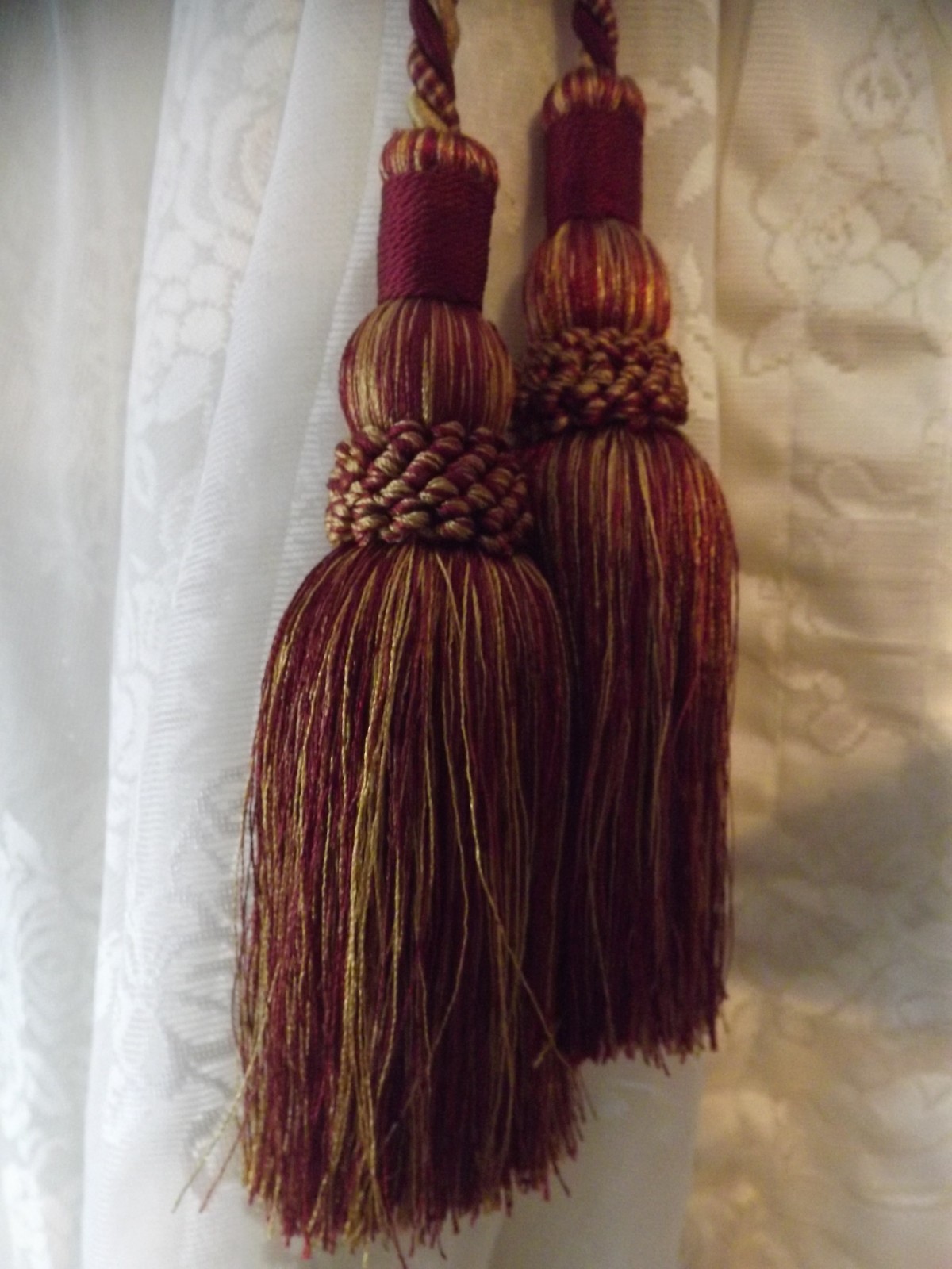 pr tie backs TWISTED ROPE & TASSEL DRAPERY 25″ SPAN (20″ long) BURGANDY & GOLD