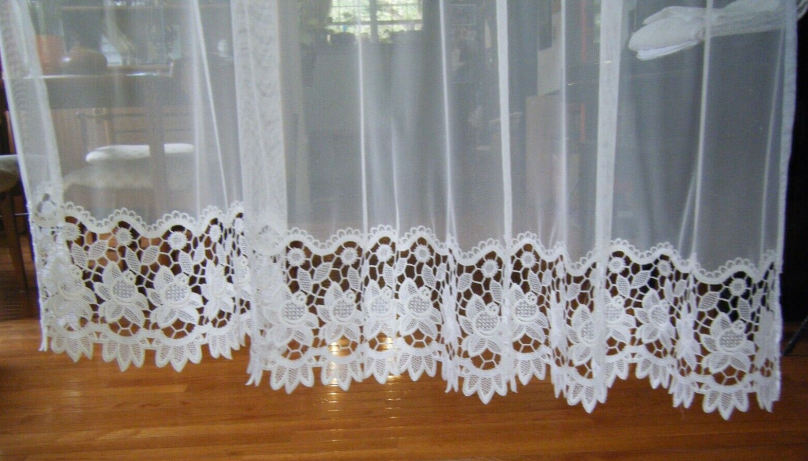 Vtg Lace window Curtain/Valences blended cotton floral border poly net 50″x8o”