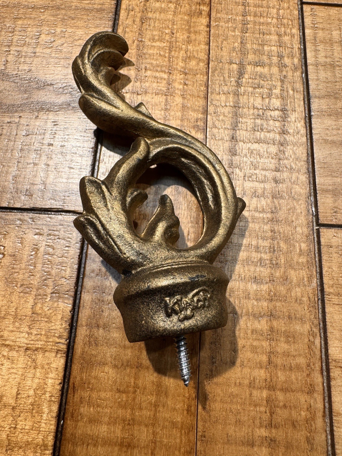 Vintage 2006 Kirsch Wrought Iron Leaf Scroll Finial In Color 801. Single. Rare
