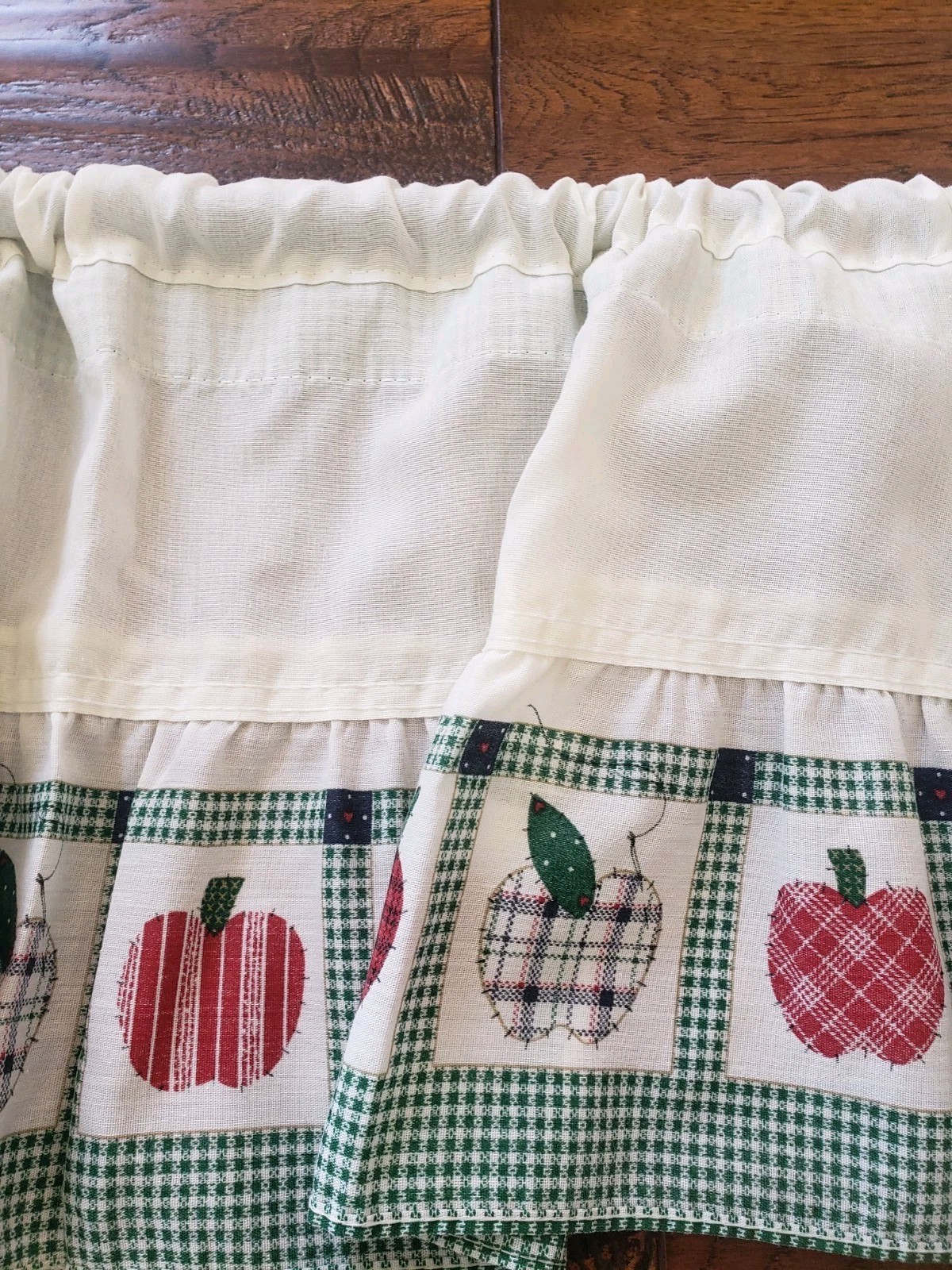VTG Apple Valance Curtain Kitchen Green Red Farmhouse Country Cabin 50×11.5″ USA