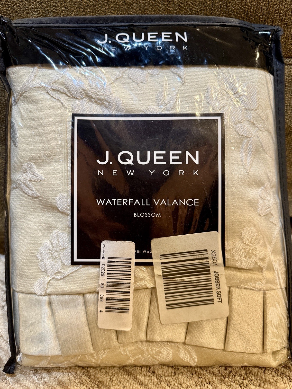 J. QUEEN New York BLOSSOM Waterfall Valance, IVORY, 49″ X 33″, NEW IN PACKAGE