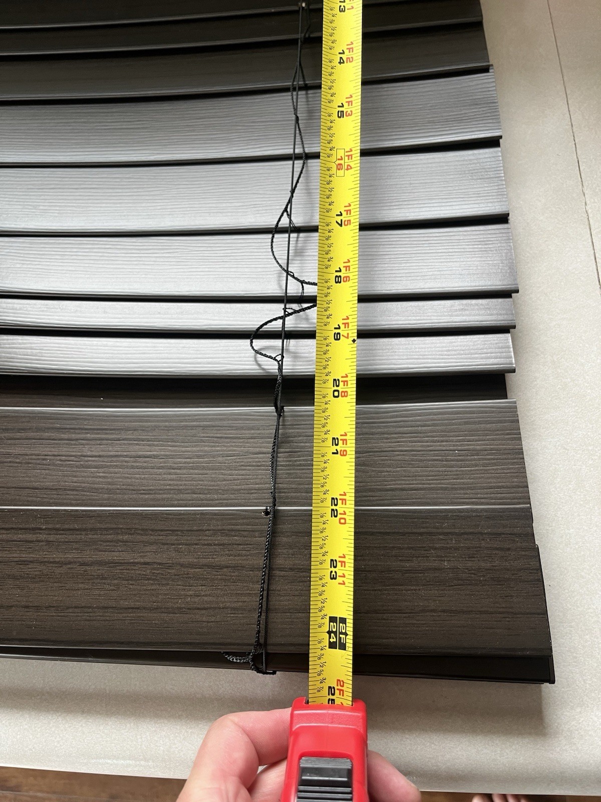 2.5″ Wood Composite Blind 22 1/4″ W X 24.5 L with Mounting Hardware Cordless HQ