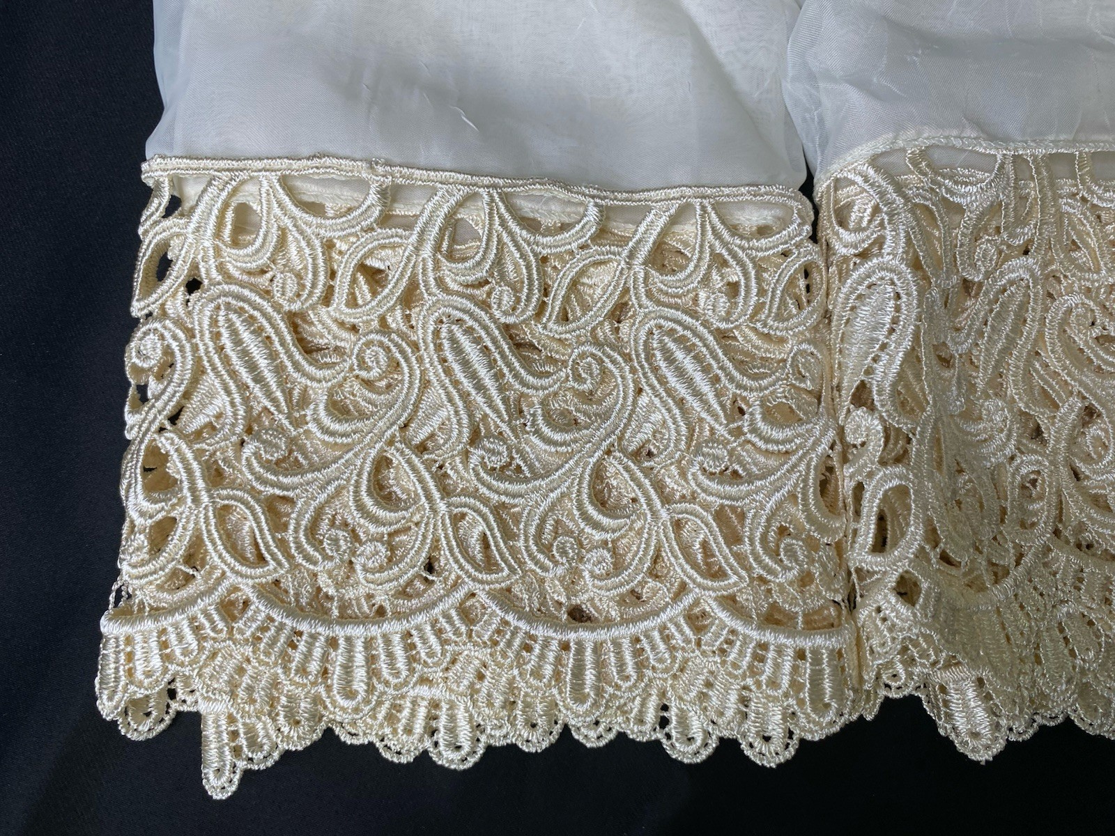 6 Ivory Lace Valance & 1 Pair Of Curtains Peri Home Collections Made In Turkey