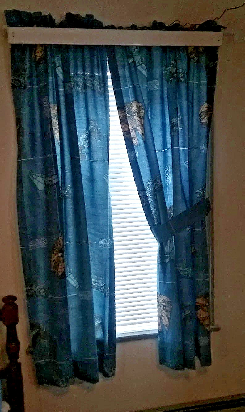 1997 Star Wars 2 Valance + 4 Panel Curtains Blue blueprint Millennium Falcon