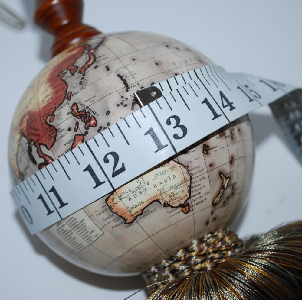 Vintage Decorative Tassels Olde World Style Globe Browns Beautiful Antique Look