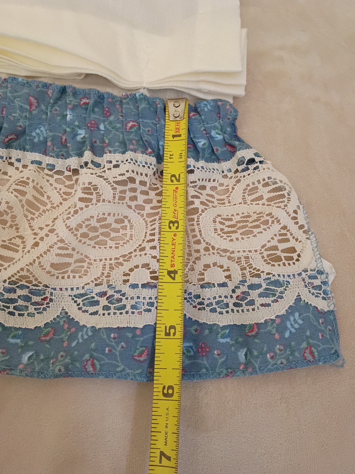 JCPenney Vintage Ivory Window Valance Gathered Blue Floral Lace Cottage Country