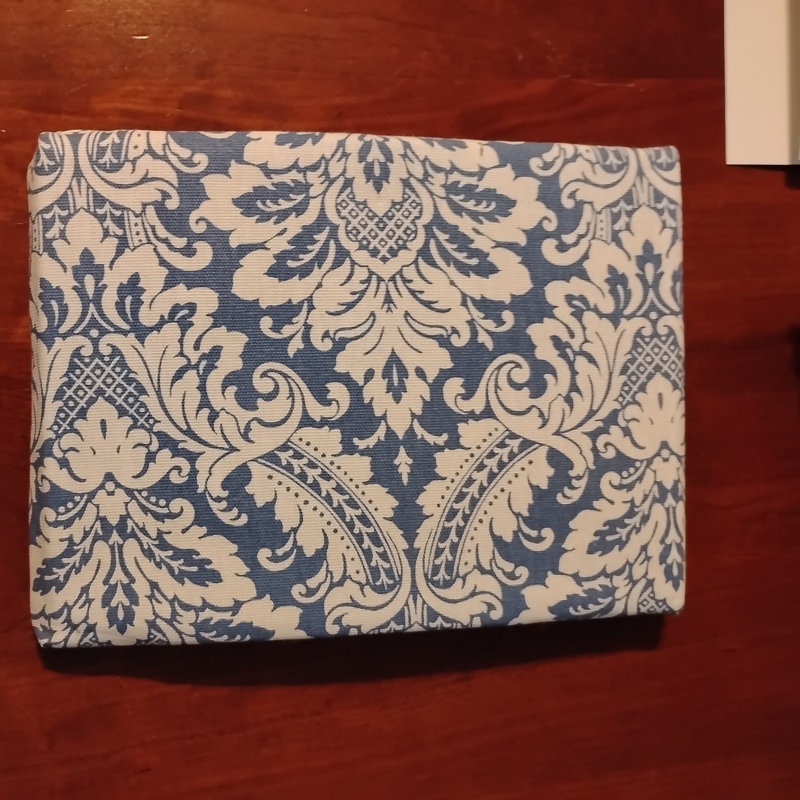 Waverly Donnington Cornflower Valance – 52″ x 18″ Blue & White – Rod Pocket NEW