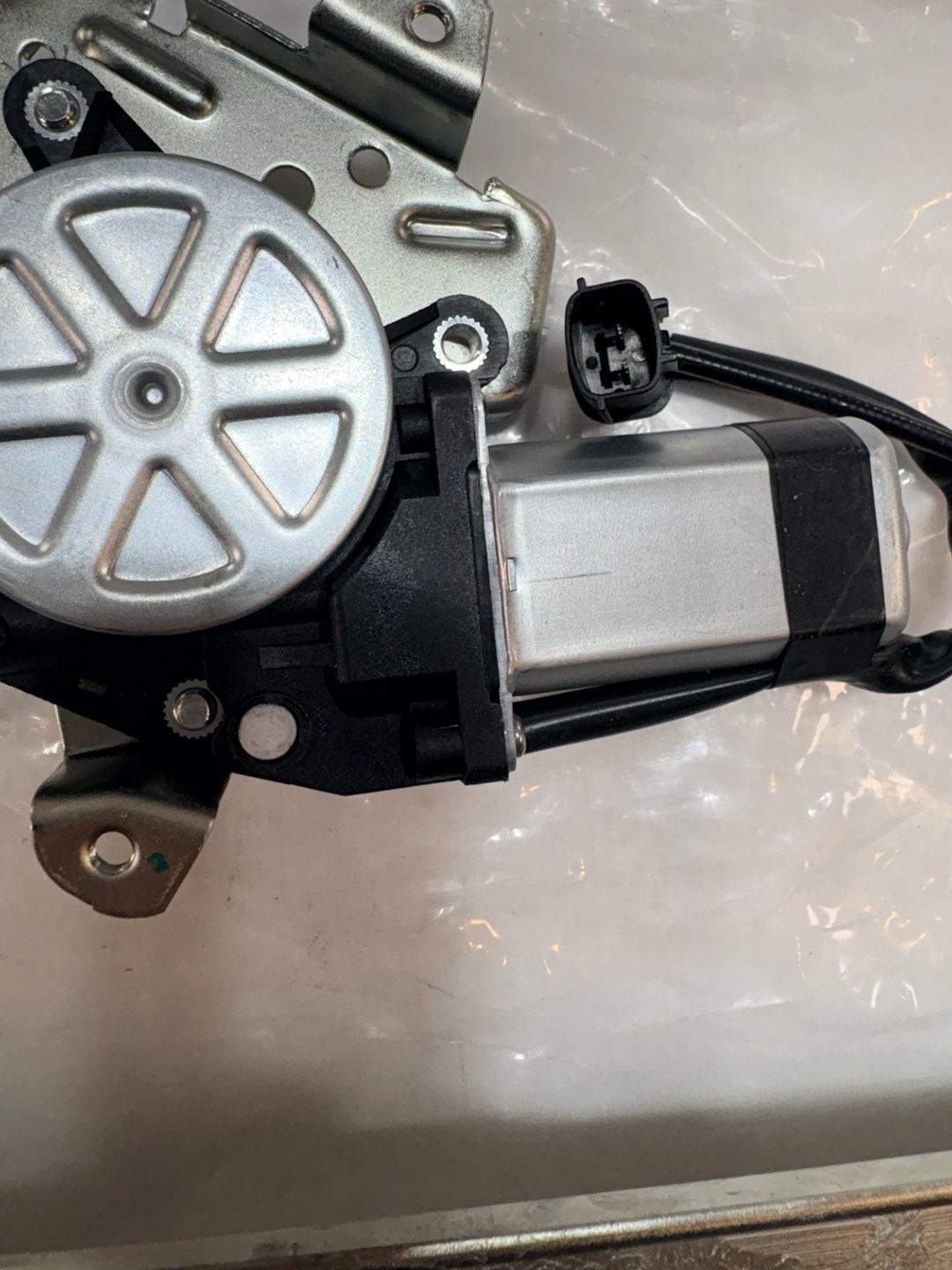 2005-2015 Nissan Frontier Front Driver Side Window Regulator w/Motor 741-348