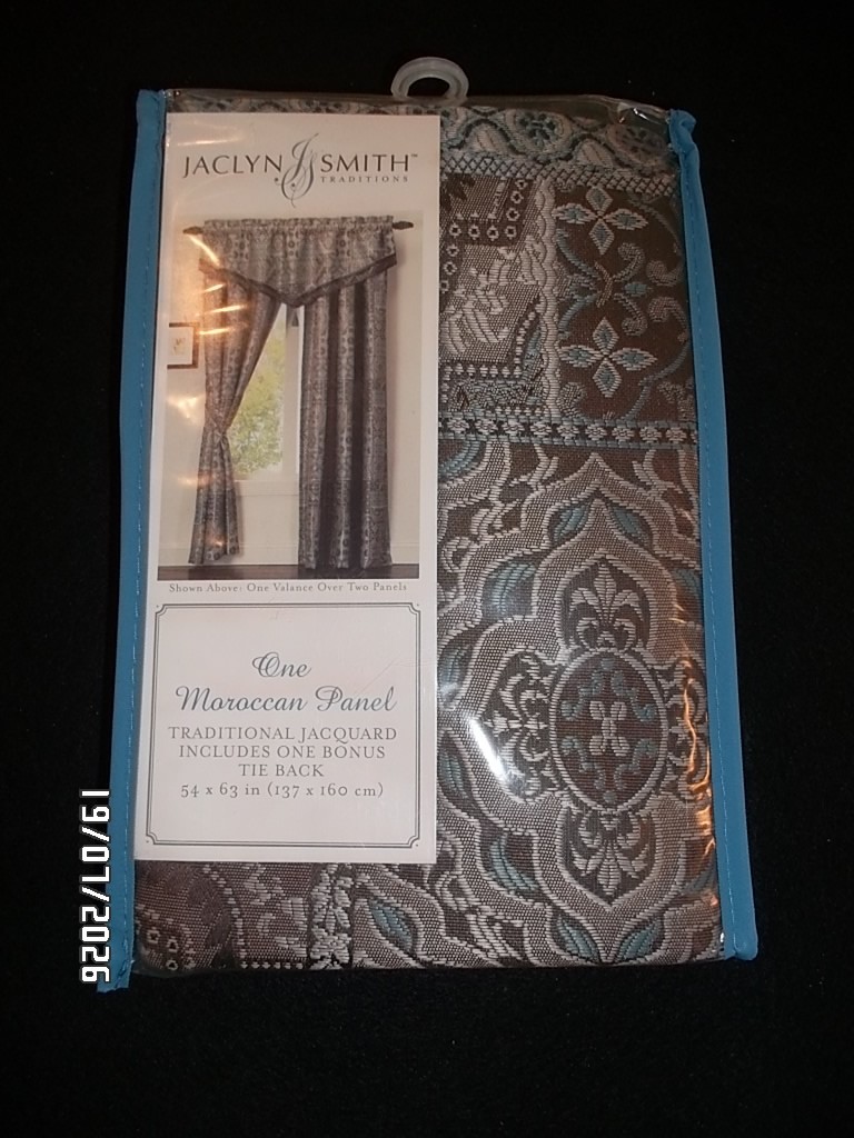 Jaclyn Smith Moroccan Panel Traditional Jacquard includes 1 bonus tie back. Seal