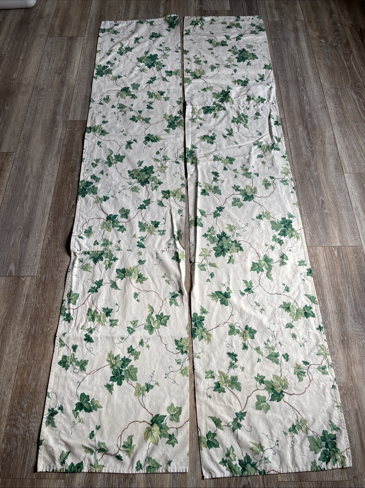 Waverly Schumacher English Ivory Valances (2) Green White Window Treatment 75×15