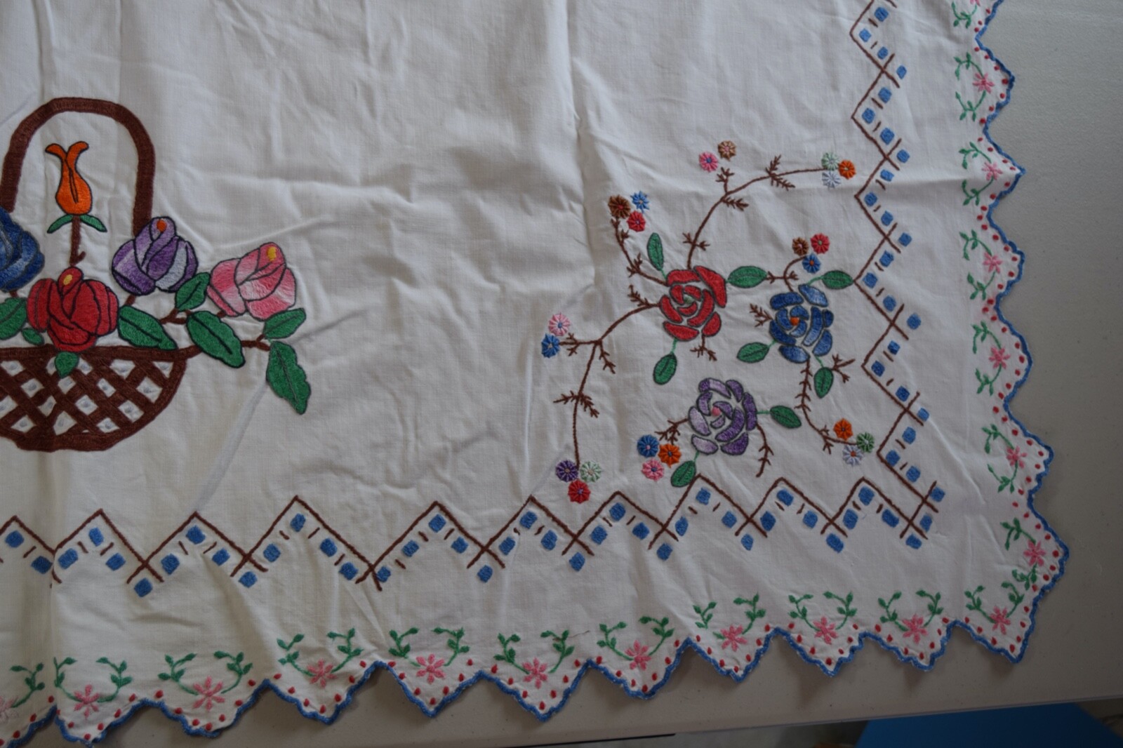 3593 Pretty vintage hand embroidered cotton valence/ curtain, floral baskets