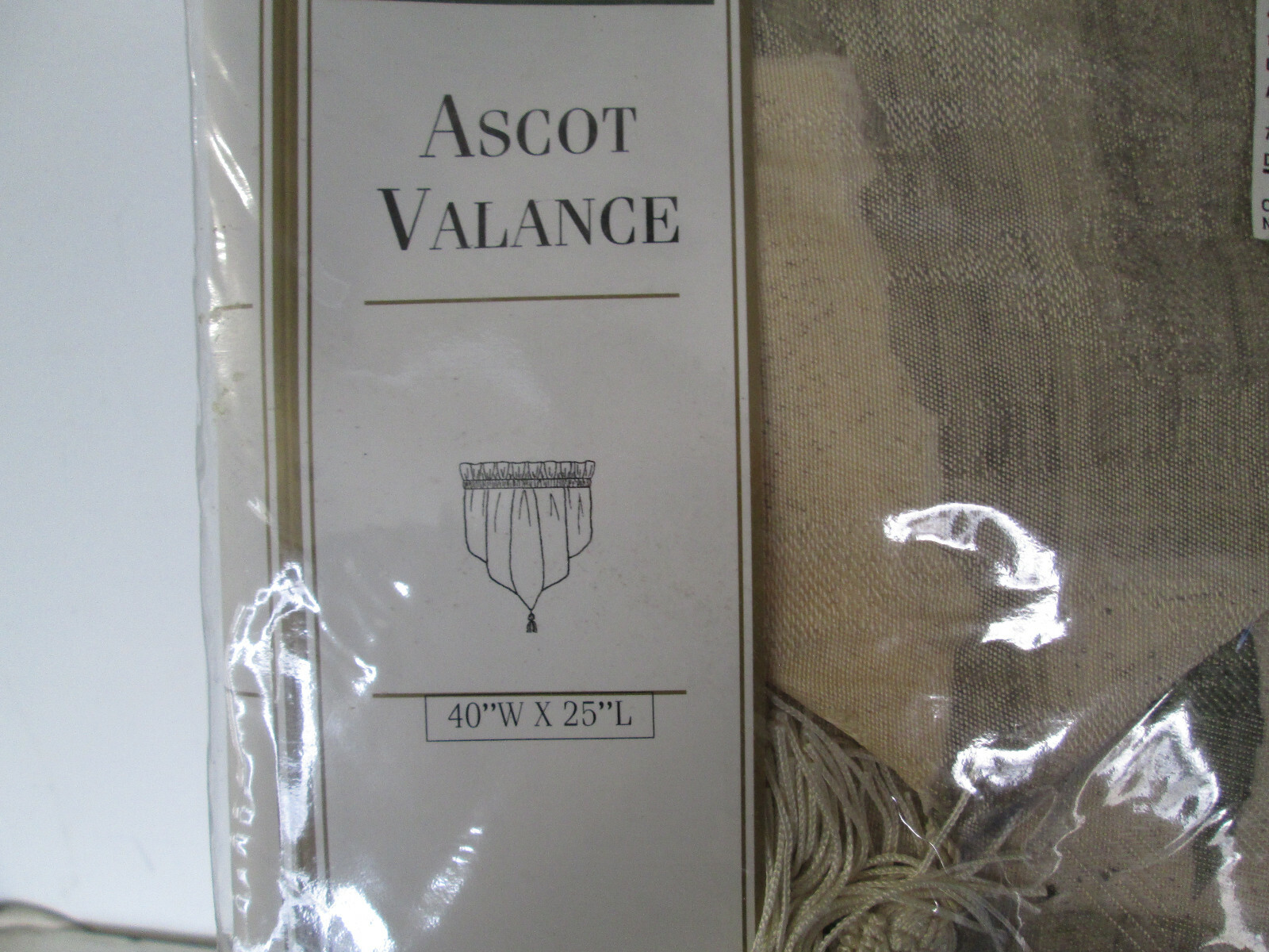 Croscill Classics Ascot Valance Delilah 9443 Multi Color 40″ x 25″, NIP