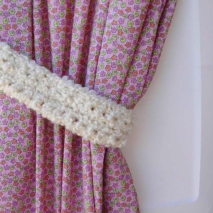 Pair of Light Cream Curtain Tiebacks Off White Crochet Tie Backs, Nursery Decor