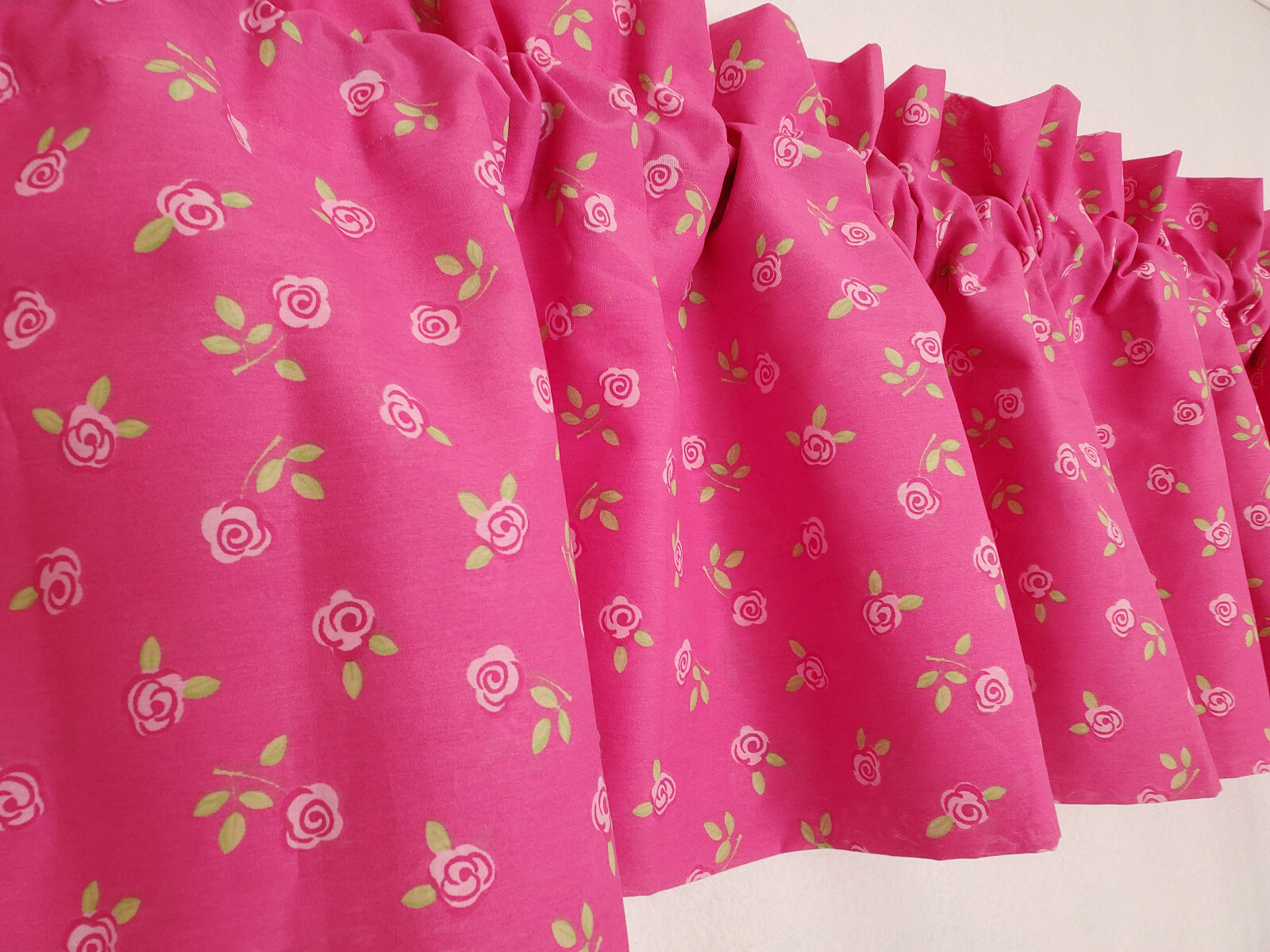 Disney Home Princess Valance Pink with Pink Roses Long Size 84″ x 17″ EUC