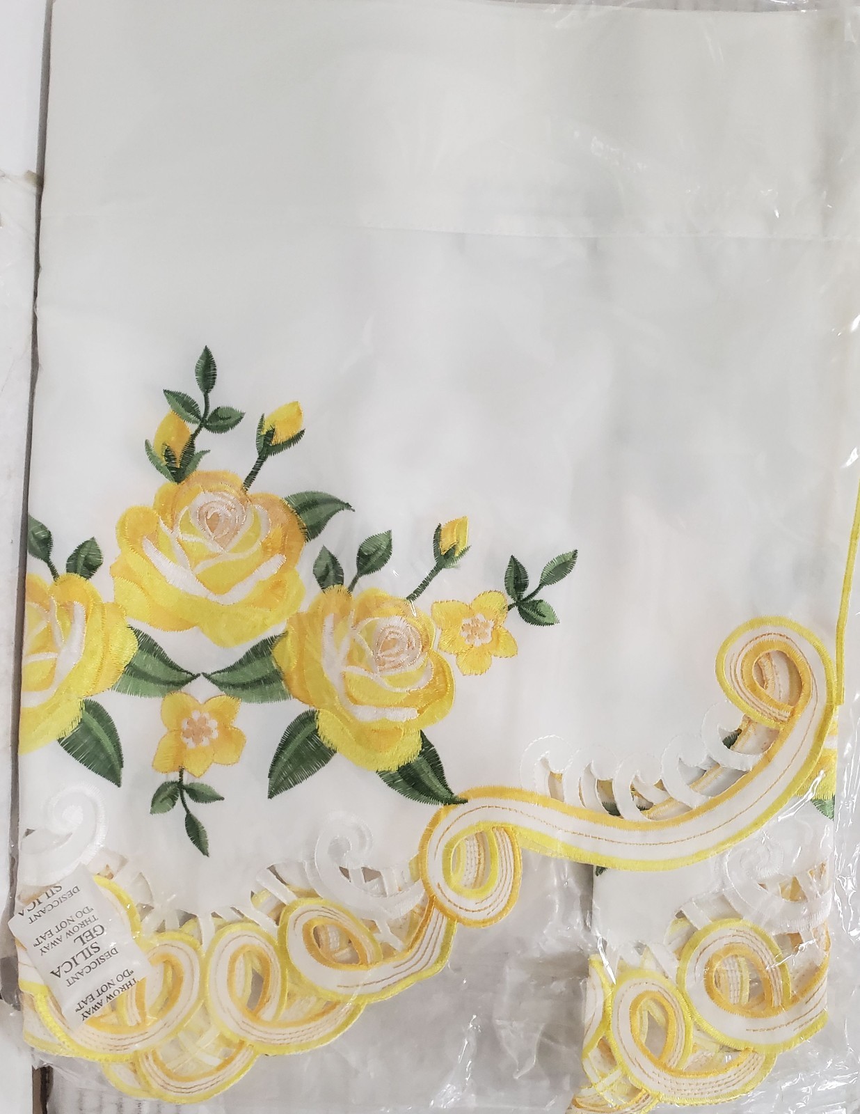 1 Embroidered Cut-out Window Valance (17″Lx58″W) SPRING FLOWERS,YELLOW ROSES, CE