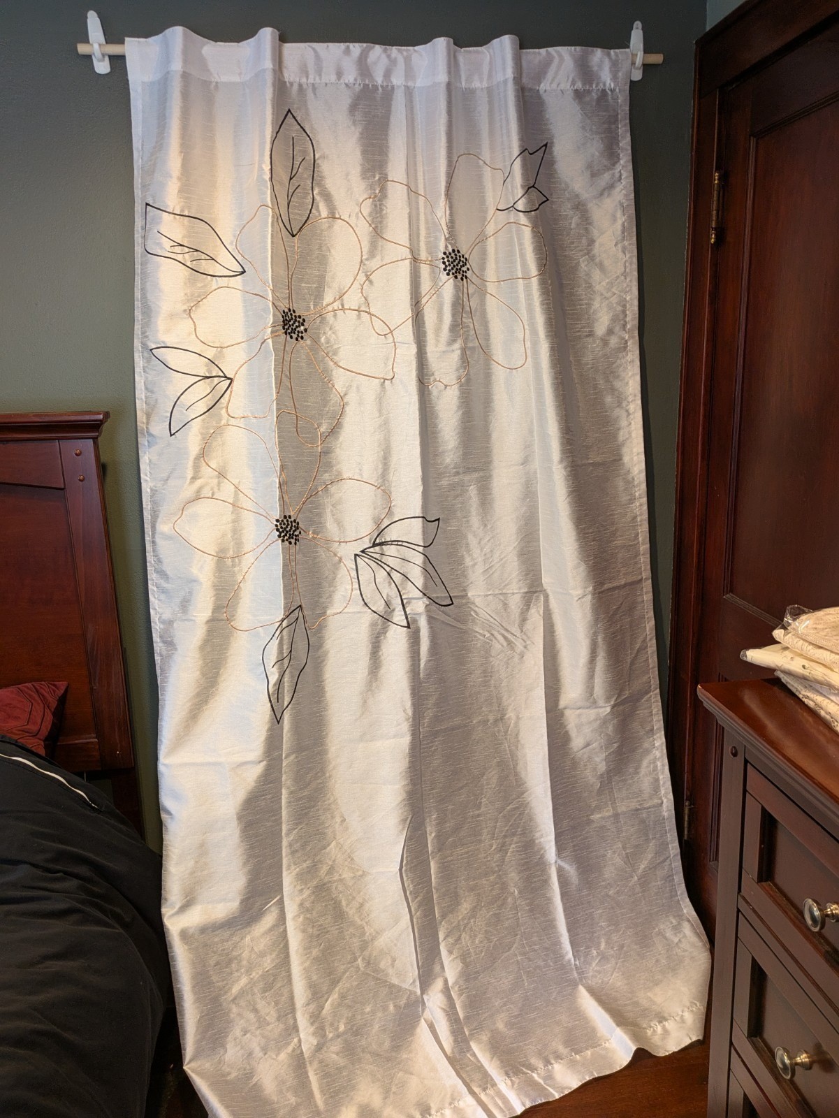 White Contemporary Drapes 2 Panels Large Embroidered Flowers Curtains 55 x 84