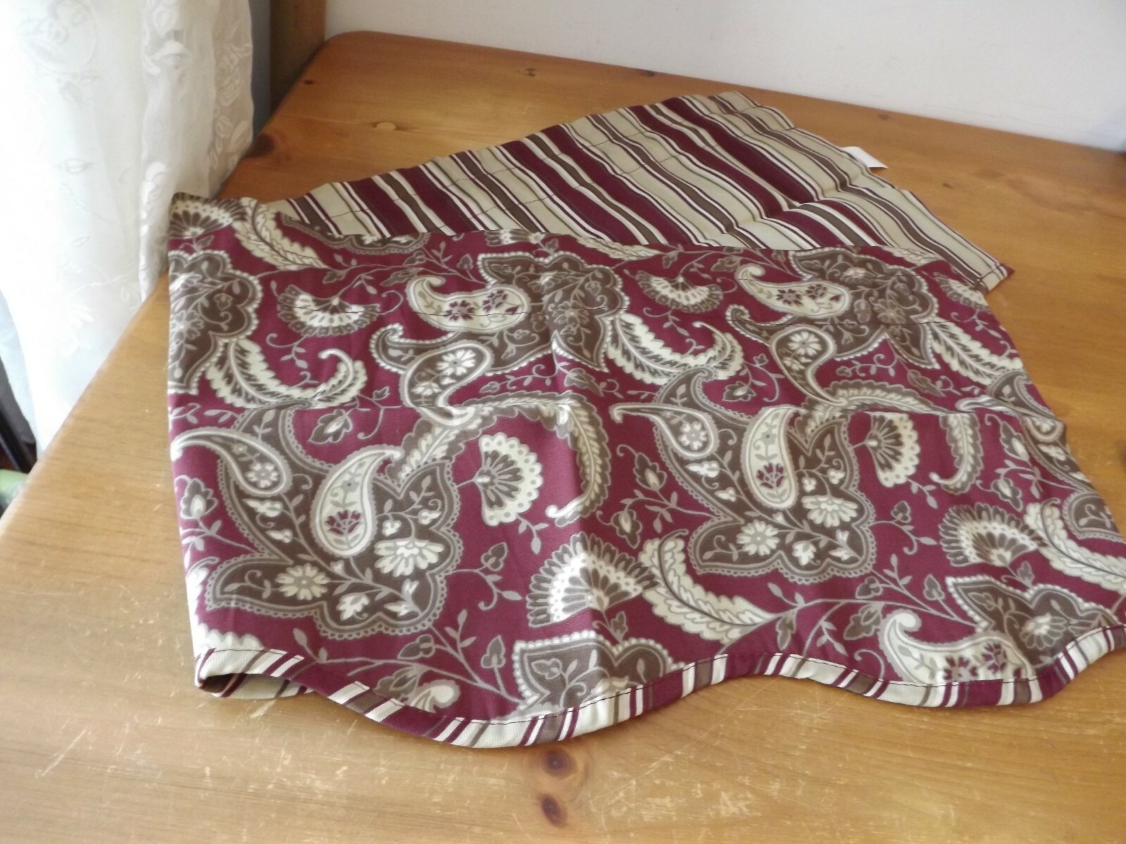 NEW reversible VALANCE bY DREXEL Ellery SCALLOPED CHOOSE BURGANDY OR BROWN NIP
