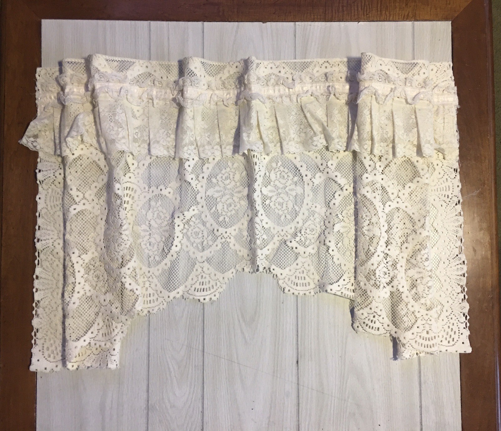VTG LACE ROSE Curtain Panel-Ruffle Tiered-59 x 23 USA-Country Cottage Core