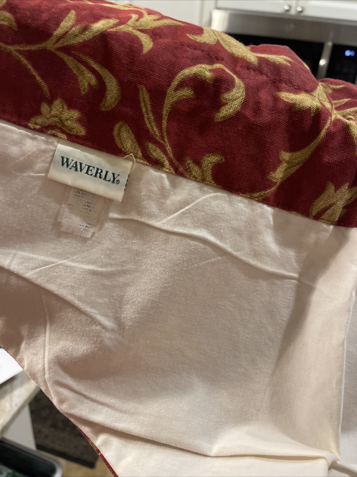 2-Waverly Lined Red Gold Scroll Ascot Tassel Valance 52×22 Plus Tassel