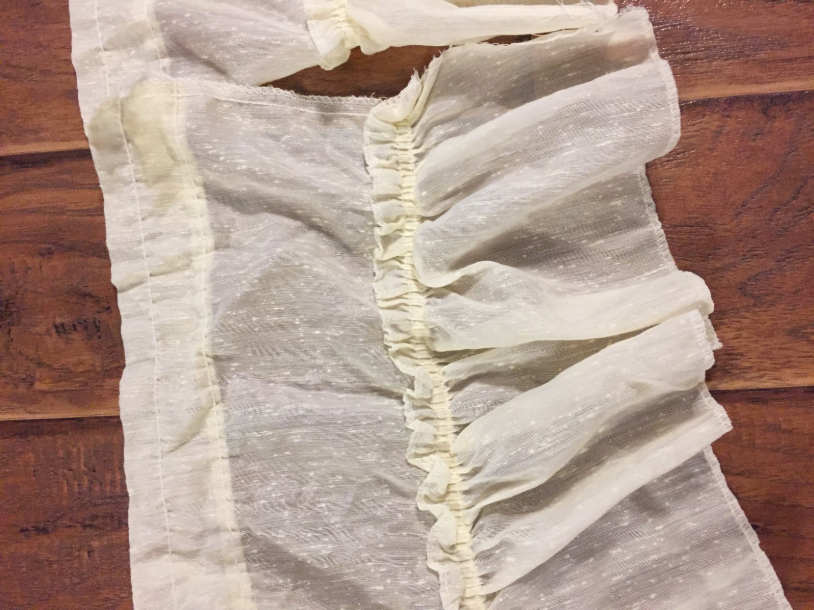 2 Sets Off White Kitchen Curtains,Ruffled Edges,38″ Length, 68″ Across Top,READ