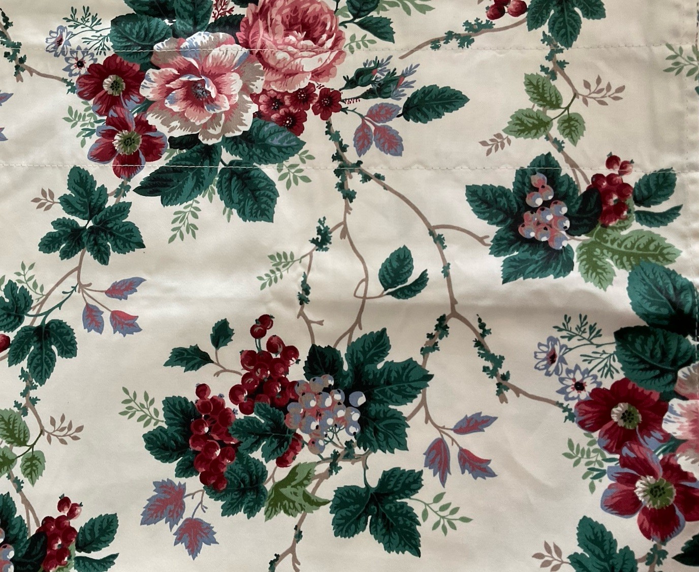Unbranded VINTAGE Floral/Grapes Curtain/Valance 80 X 16 Beautiful Pre-own