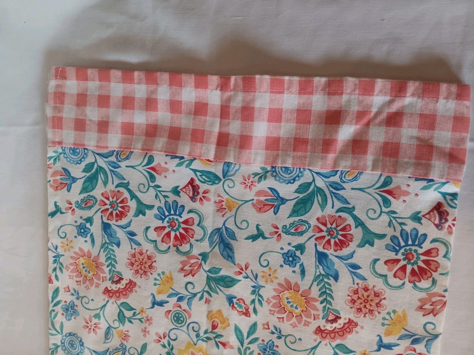 Pioneer Woman Mazie Cafe Cutains 3 Piece Set 60″ Wide Pink Floral Flowers