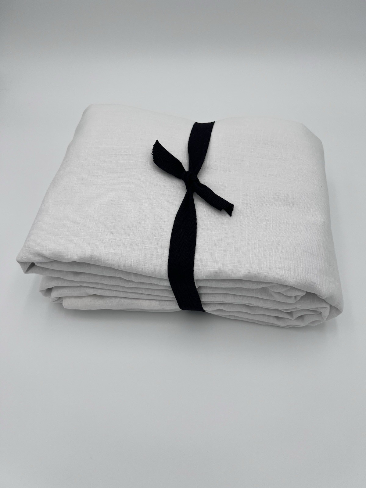 Pottery Barn Belgian Flax Linen Blackout Curtain 50″ W x 96″ L White