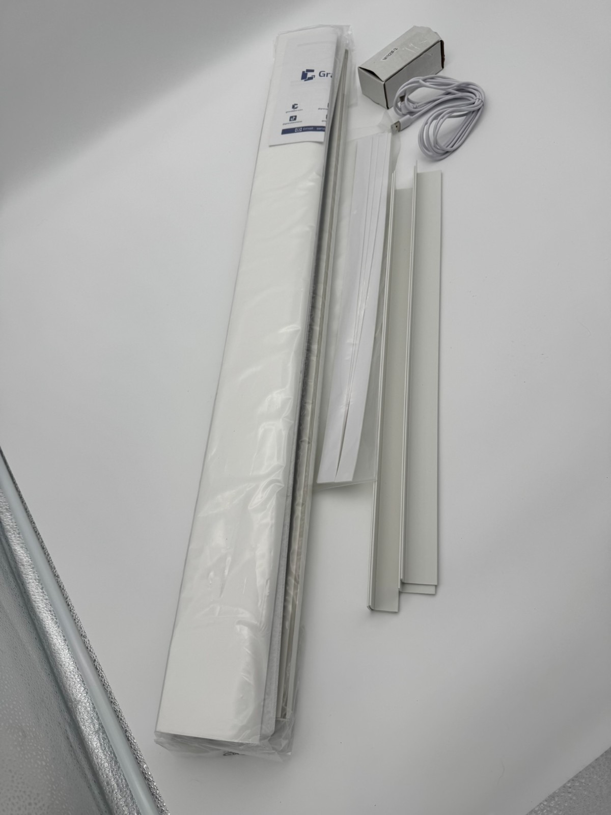 Grandekor No-Drill Motorized Blackout Blind – 34.5″ x 72″ – White Smart Shade