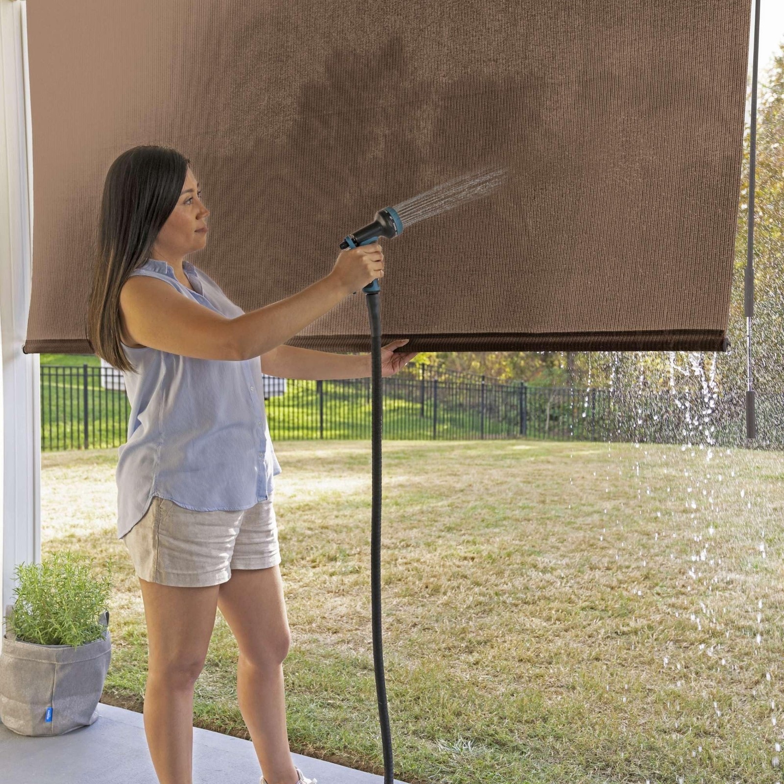 Outdoor Cordless Sun Blocking Roller Shade