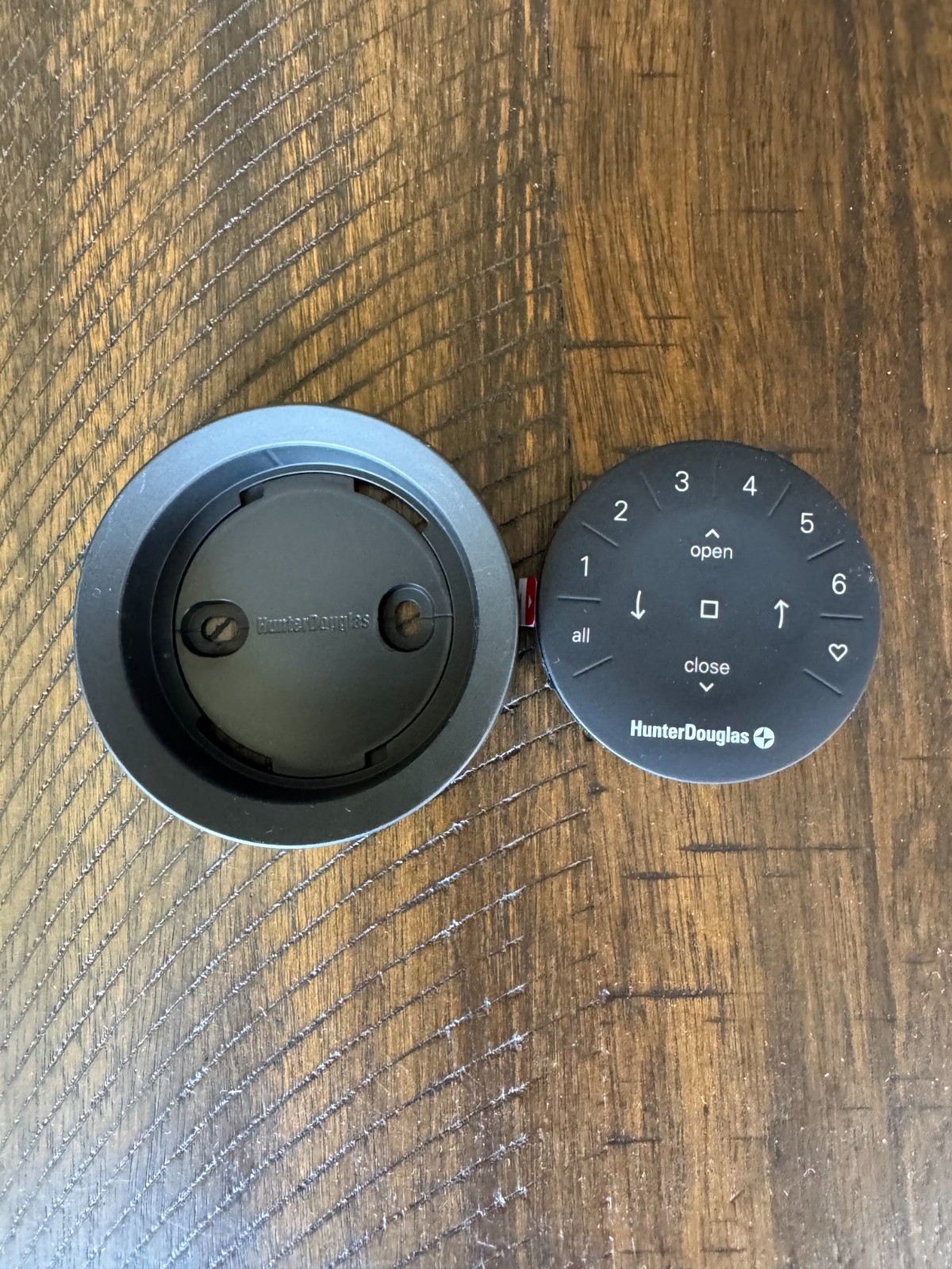 Hunter Douglas PowerView Generation 3 New Black Remote with black wall mount