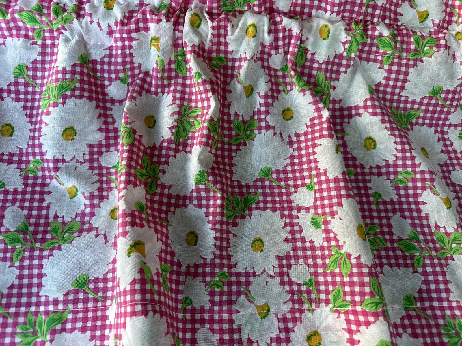 White Daisy Valance On A Pink Checked Background. New Handmade