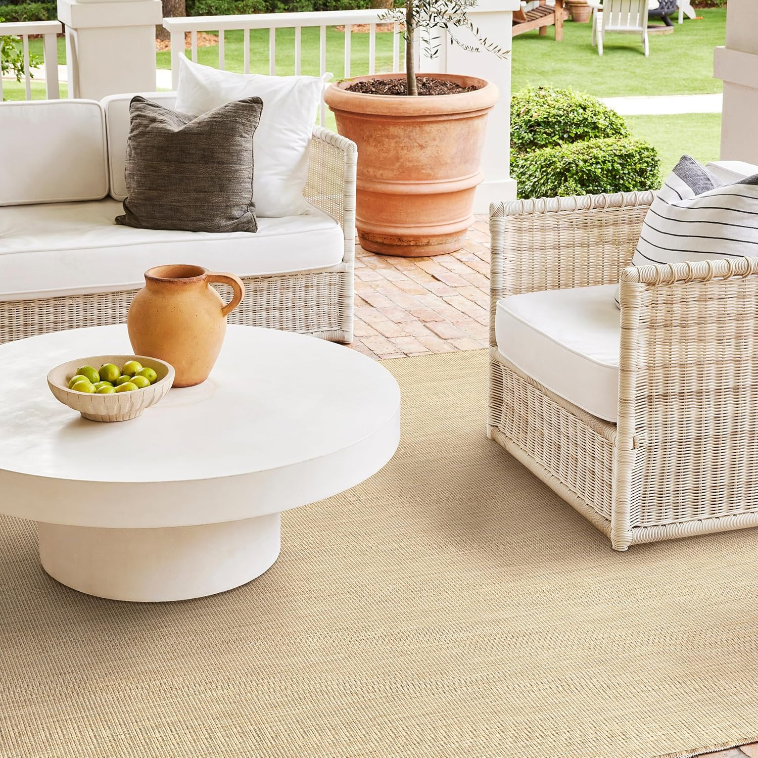 Stain-Resistant 6’7″ x 9′ Outdoor Rug – Soft, Cozy & Durable for High Traffic