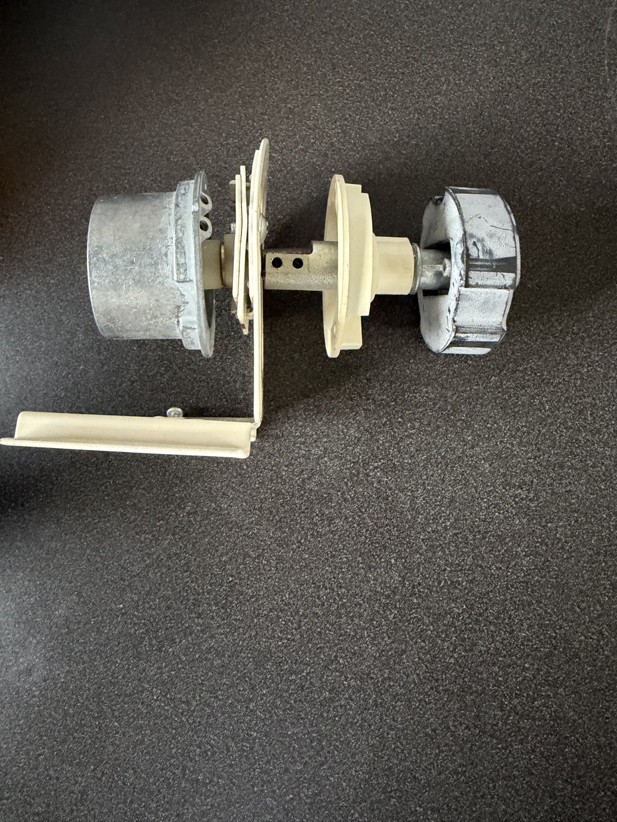 Lutron coupled roller system