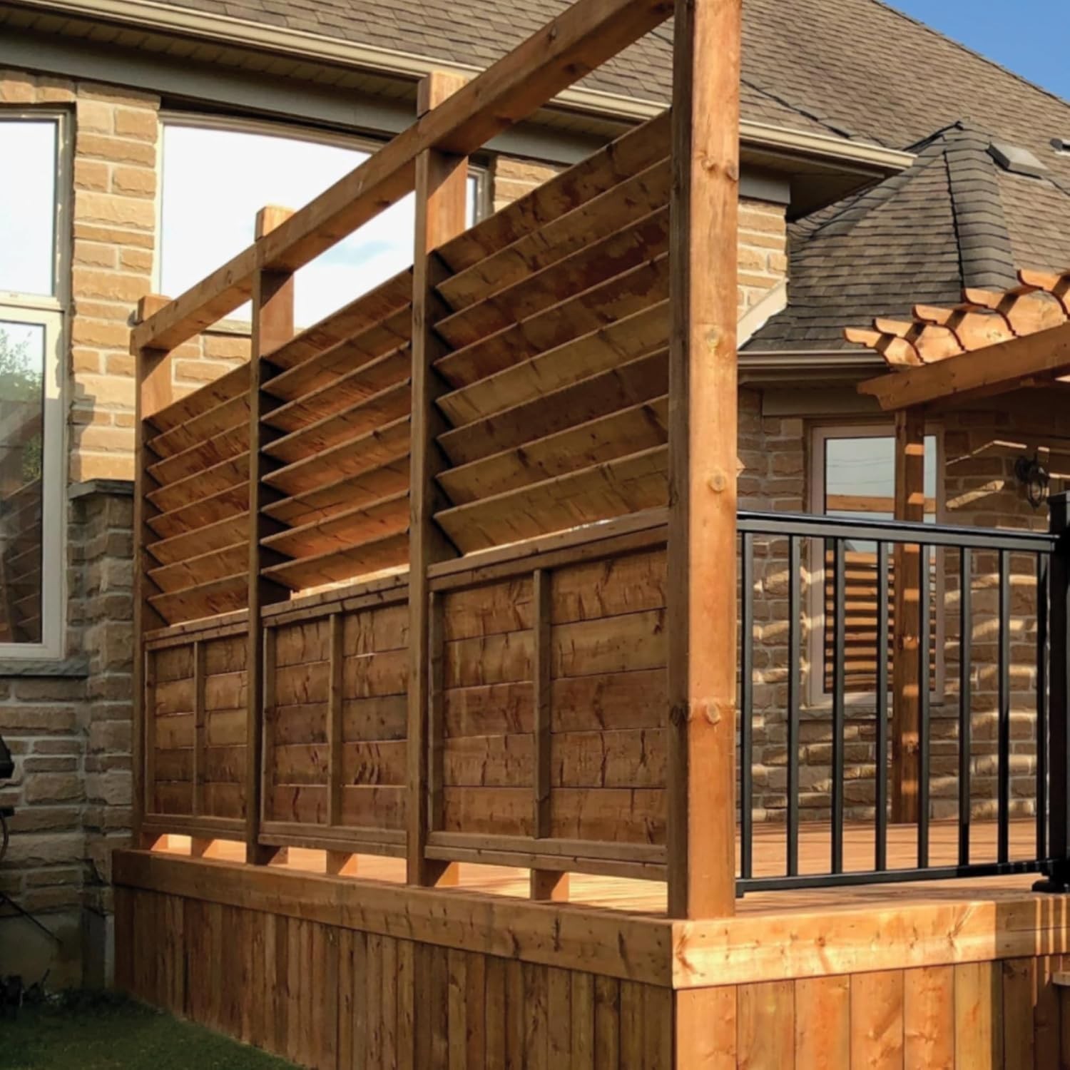Customizable Privacy Louvers for Outdoor Spaces – 48″W x 48″H, Manual Operation
