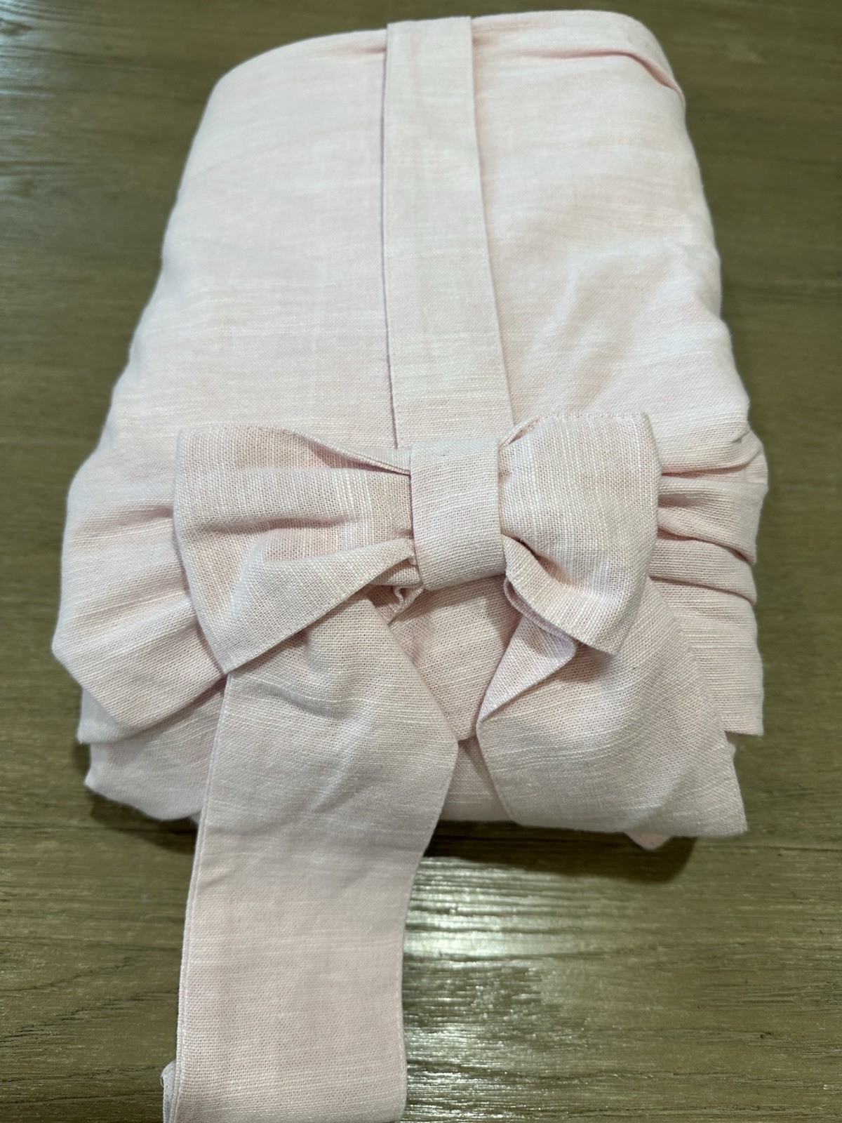 POTTERY BARN KIDS Evelyn Bow Valance Blackout Panel Light pink 44×96″ ONE