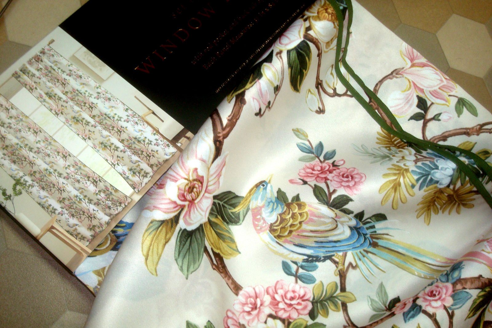 NWT Envogue 2 pc Window Curtains Fancy Dogwood Floral w/ Birds ea 37″ x 84″lg