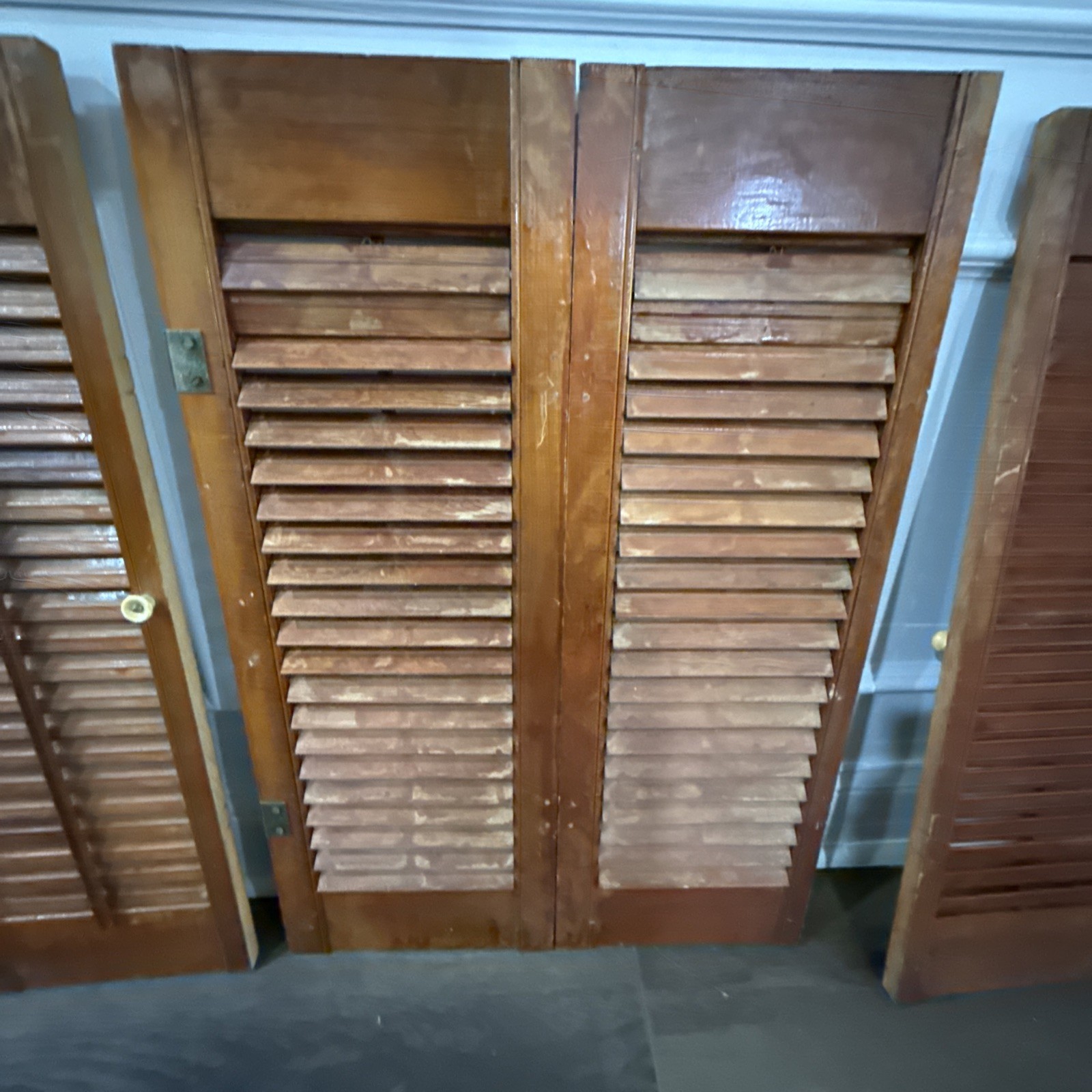 Vintage Plantation Window Shutters 2 Sets 28”Hx39”W Wood Interior Louver Brown.