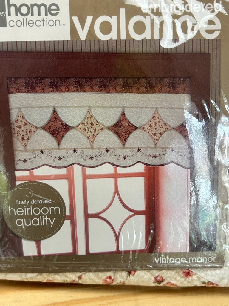 JCPenney Home Collection Quilted Embroidered Valance Vintage Manor 52×15 – Set