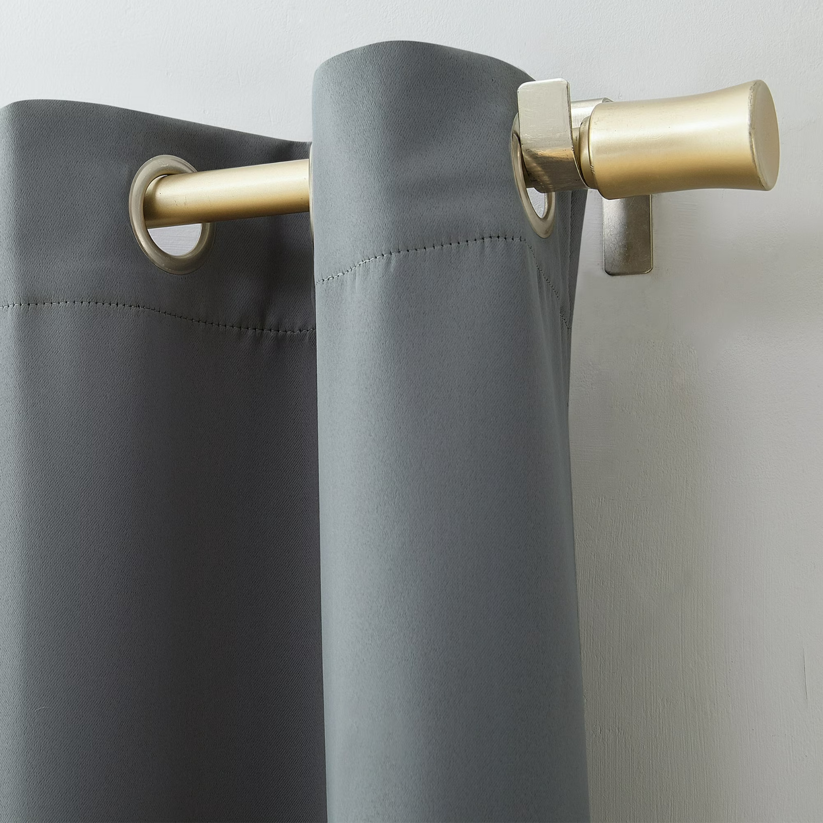 Mainstays Blackout Grommet Single Curtain Panel, 1 Panel, Gray, 40″W x 84″L