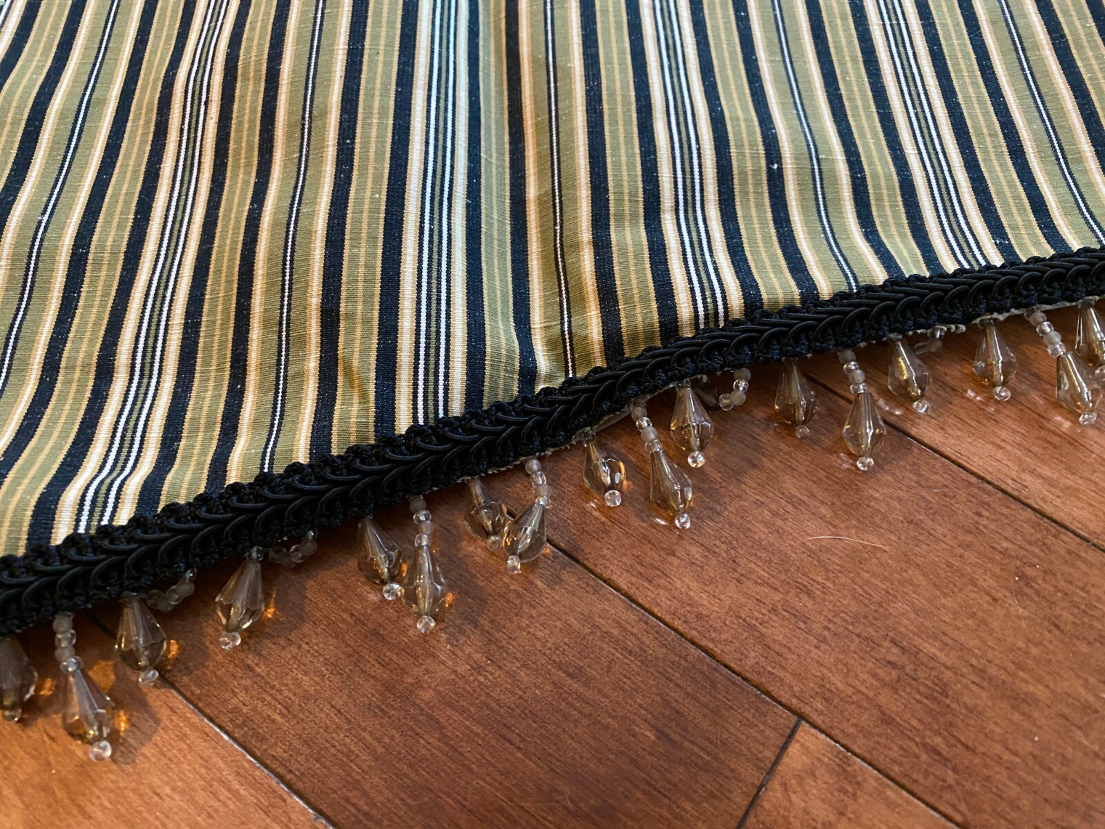 Pair of Scalloped Valance Curtains with Beaded Trim, Black and Green Curtains