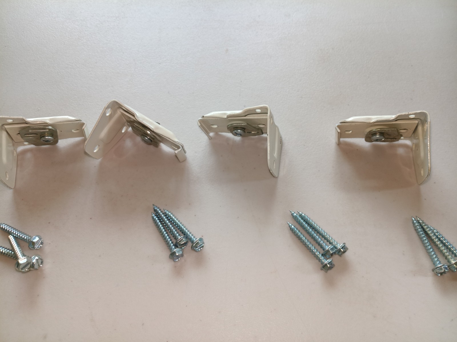 Vtg Kirsch superfine traverse rod (4) support brackets 3576.025 & screws. 514