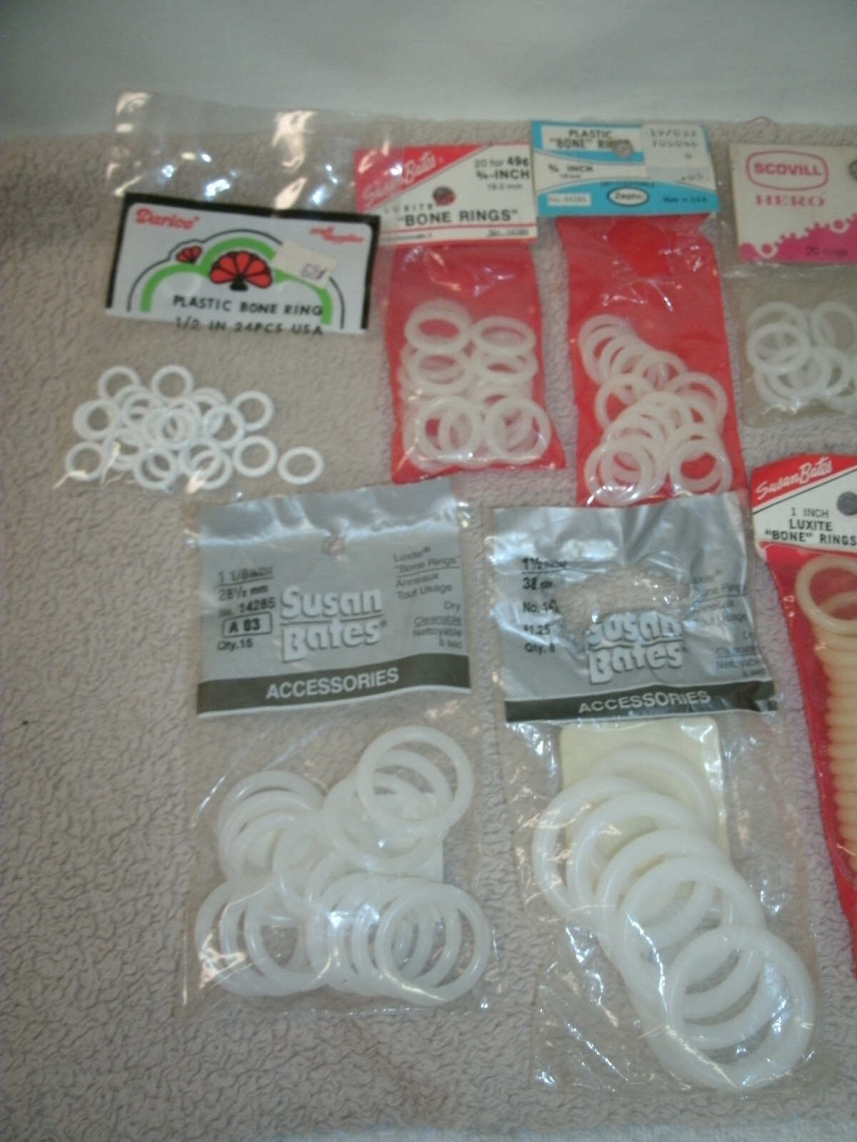Vtg White Bone/Carbone Plastic Rings -Susan Bates/Boye/Scovill–194 Pc-