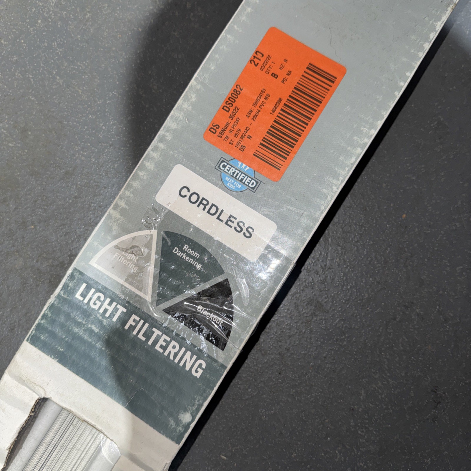 White Cordless Light Filtering 1 in. Slats Vinyl Mini Blind – 29″W x 64″L New