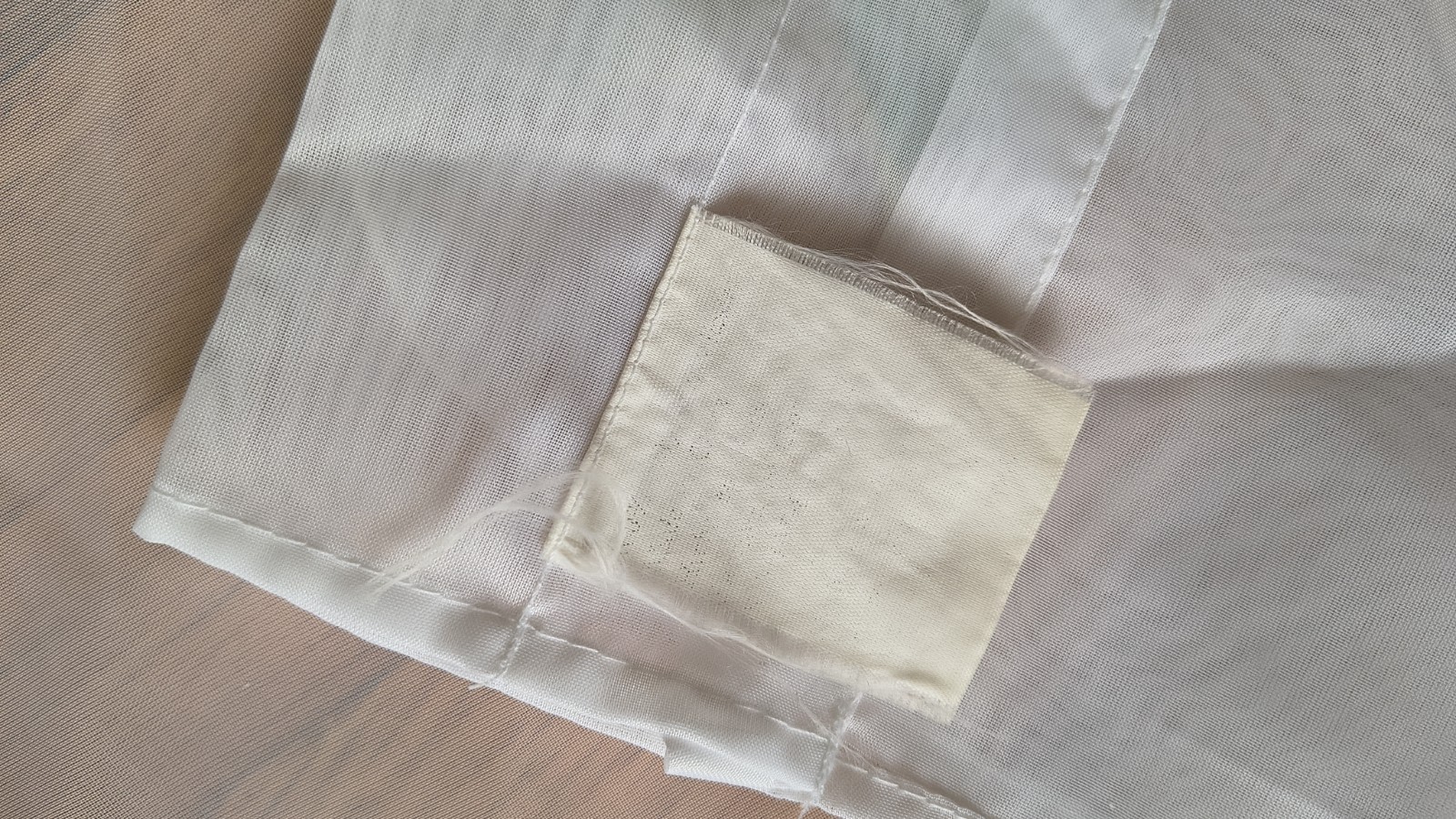 Vtg Peek-A-Bloom Sheer Organza Scarf Valance Embroidered Pink Roses Scalloped