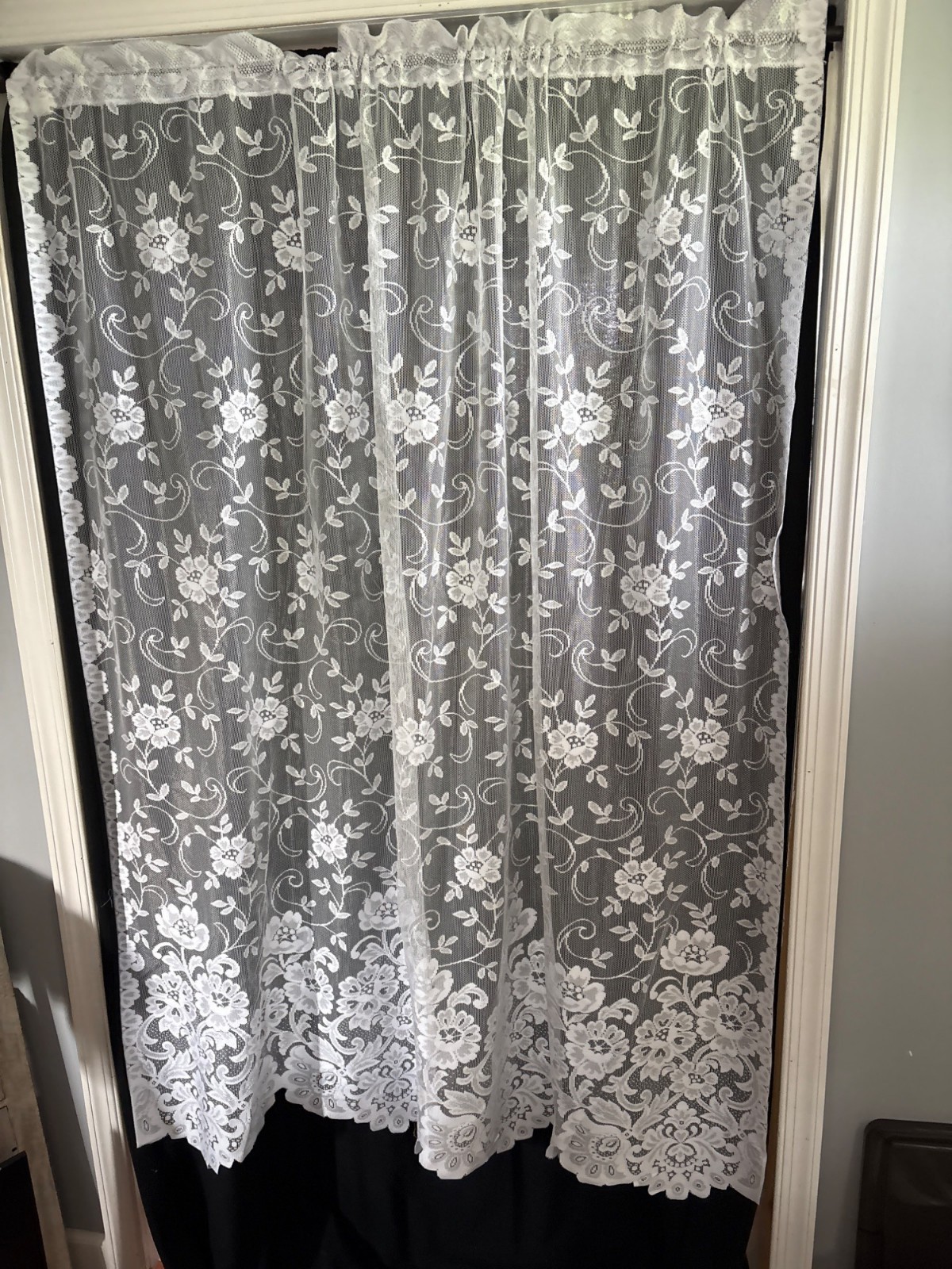 JCPenney Home Collection Floral Lace Curtain Panel 31″ L x 54″ W Cream Sheer