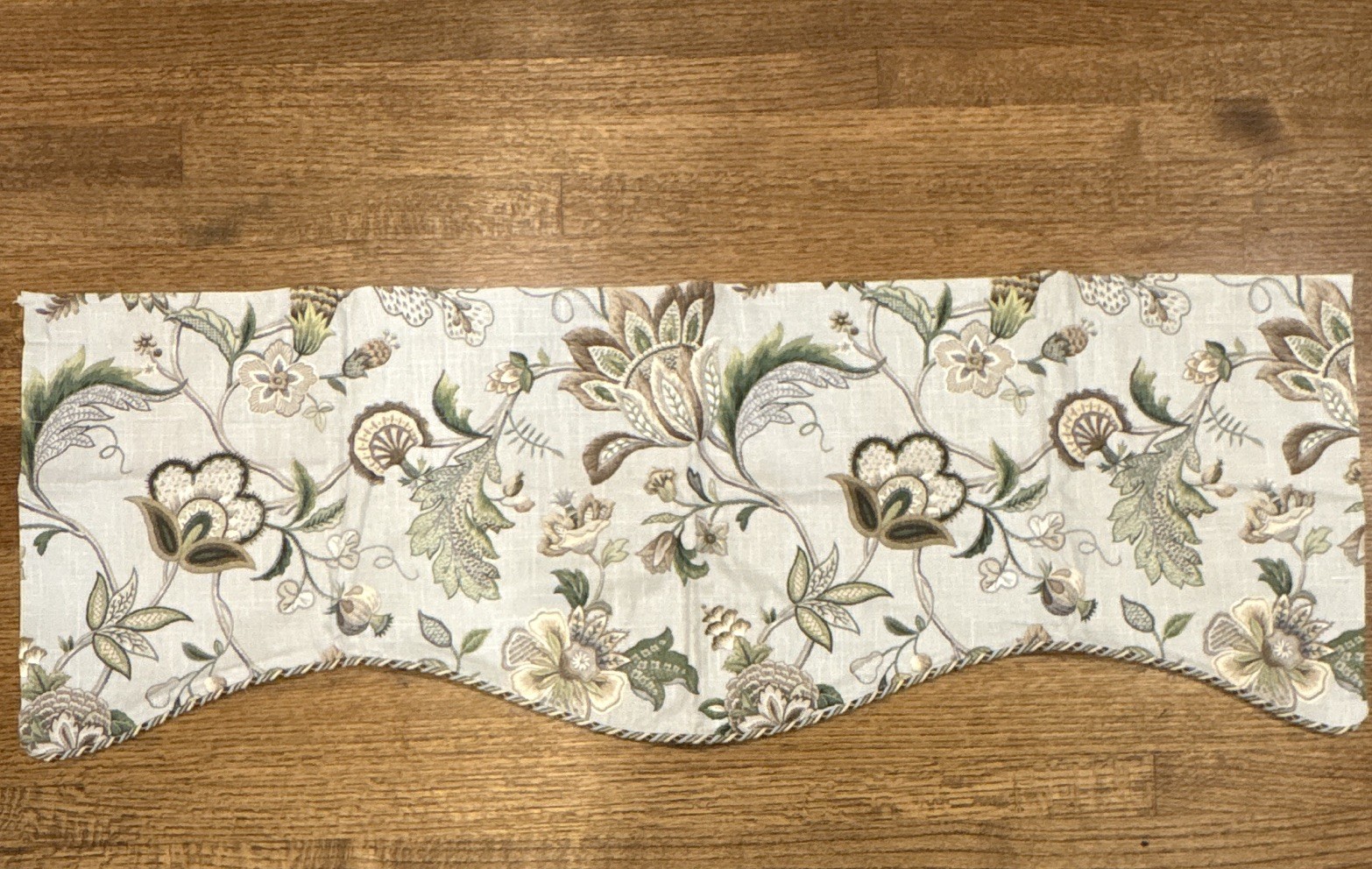 Rod-Pocket Lined Single Valance, 50×17, Floral, Scalloped, Light Blue, Green