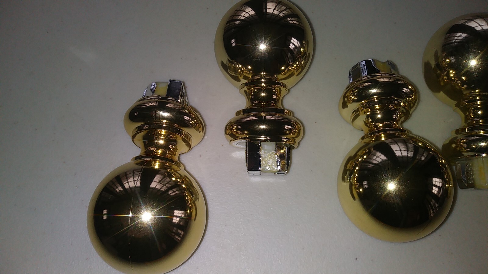Vintage traverse rod (6) plastic finials. Gold tone.