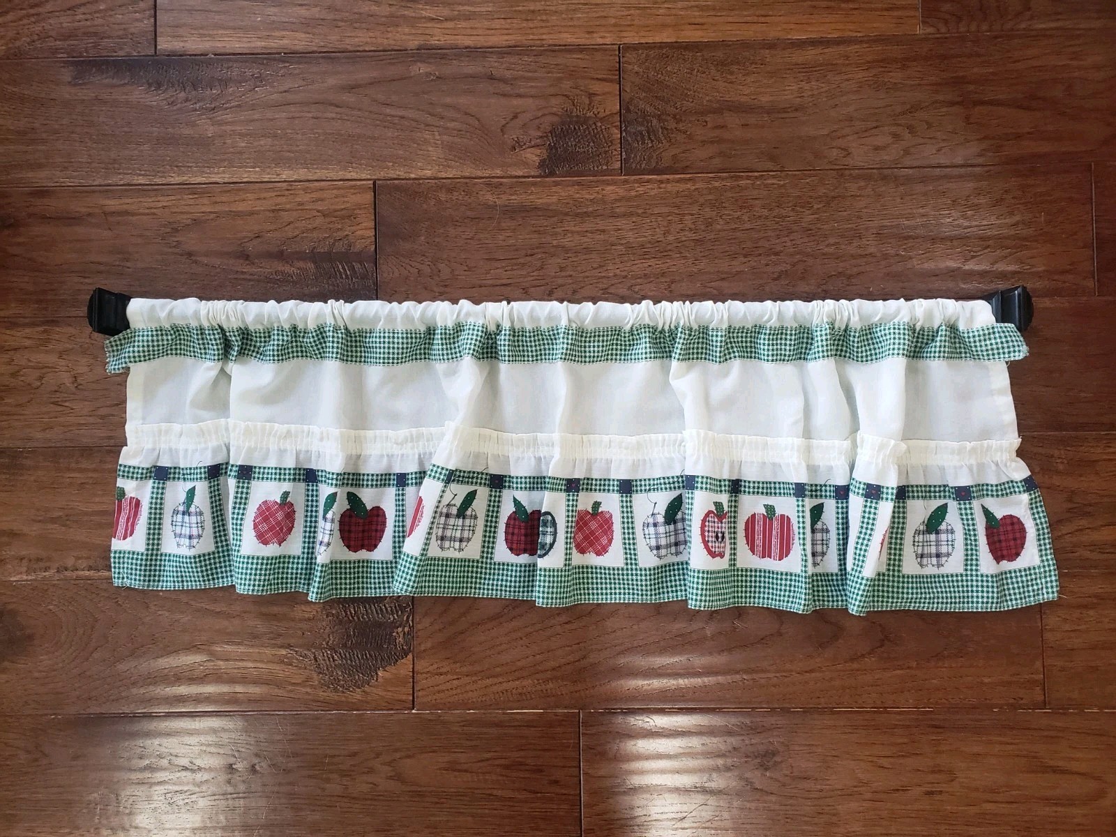 VTG Apple Valance Curtain Kitchen Green Red Farmhouse Country Cabin 50×11.5″ USA